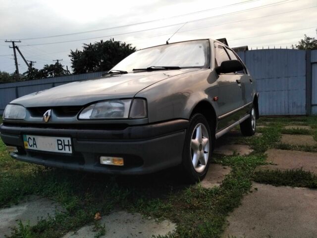 Сірий Рено 19, об'ємом двигуна 1.4 л та пробігом 190 тис. км за 1323 $, фото 1 на Automoto.ua