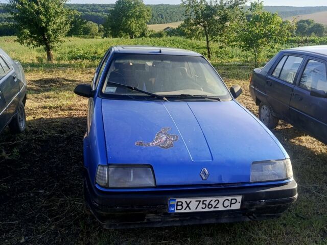 Синий Рено 19, объемом двигателя 1.7 л и пробегом 240 тыс. км за 451 $, фото 1 на Automoto.ua