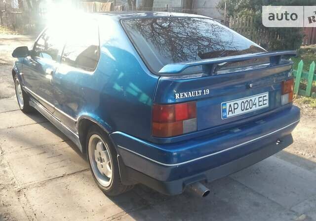 Синий Рено 19, объемом двигателя 0 л и пробегом 200 тыс. км за 1850 $, фото 1 на Automoto.ua