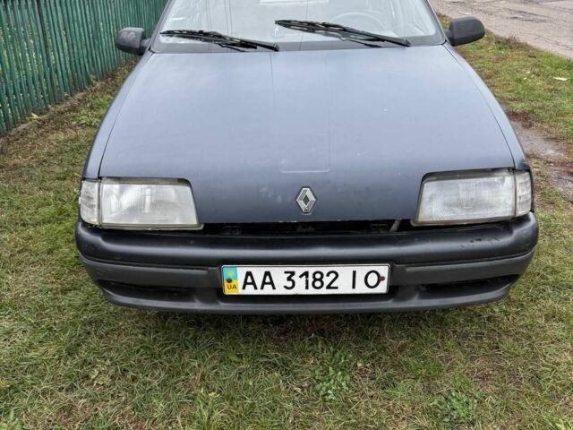 Синий Рено 19, объемом двигателя 1.4 л и пробегом 400 тыс. км за 592 $, фото 1 на Automoto.ua