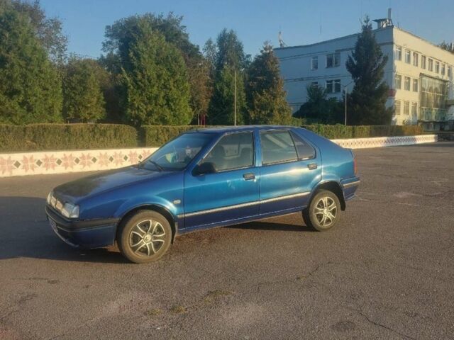 Синий Рено 19, объемом двигателя 1.72 л и пробегом 396 тыс. км за 900 $, фото 1 на Automoto.ua