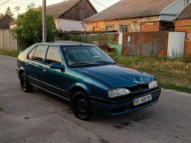 Синий Рено 19, объемом двигателя 1.4 л и пробегом 165 тыс. км за 350 $, фото 1 на Automoto.ua