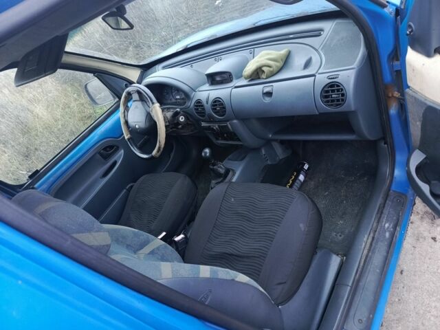 Синій Рено 19, об'ємом двигуна 2 л та пробігом 250 тис. км за 1600 $, фото 1 на Automoto.ua