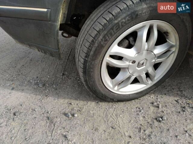 Синий Рено 19, объемом двигателя 1.7 л и пробегом 460 тыс. км за 800 $, фото 1 на Automoto.ua