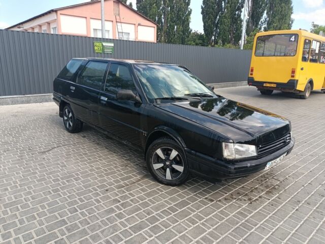 Чорний Рено 21, об'ємом двигуна 2.1 л та пробігом 100 тис. км за 1300 $, фото 1 на Automoto.ua