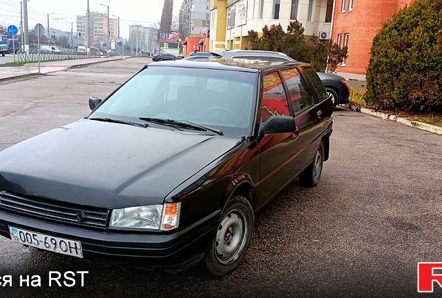 Черный Рено 21, объемом двигателя 2.1 л и пробегом 100 тыс. км за 1300 $, фото 1 на Automoto.ua