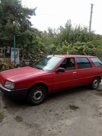 Красный Рено 21, объемом двигателя 1.7 л и пробегом 7 тыс. км за 1000 $, фото 1 на Automoto.ua