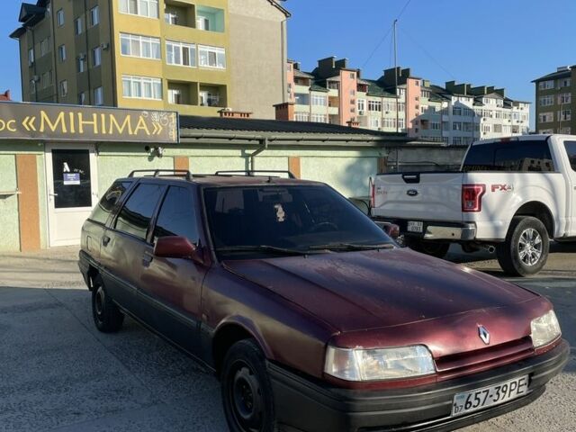 Красный Рено 21, объемом двигателя 1.8 л и пробегом 3 тыс. км за 600 $, фото 1 на Automoto.ua