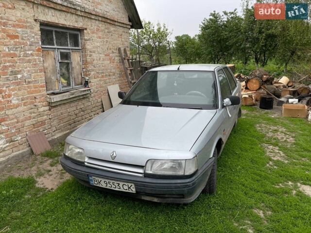 Сірий Рено 21, об'ємом двигуна 1.72 л та пробігом 400 тис. км за 900 $, фото 1 на Automoto.ua