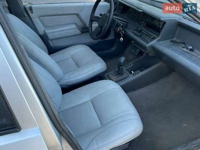 Серый Рено 21, объемом двигателя 0 л и пробегом 200 тыс. км за 300 $, фото 1 на Automoto.ua