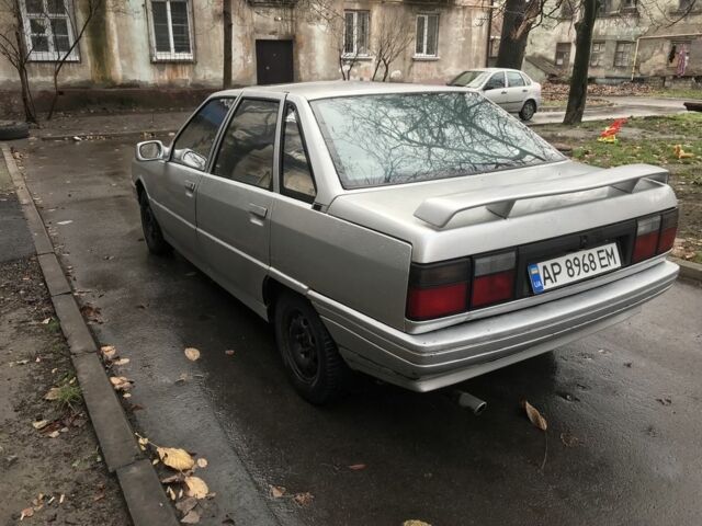 Серый Рено 21, объемом двигателя 1.7 л и пробегом 40 тыс. км за 713 $, фото 1 на Automoto.ua