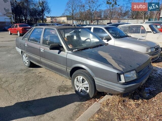 Серый Рено 21, объемом двигателя 2 л и пробегом 222 тыс. км за 550 $, фото 1 на Automoto.ua