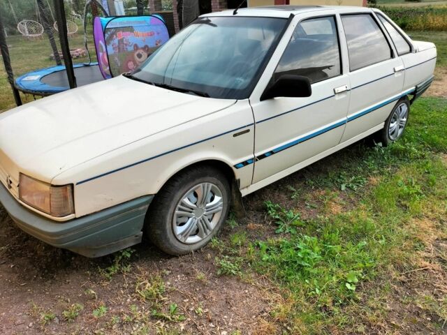 Серый Рено 21, объемом двигателя 0 л и пробегом 300 тыс. км за 500 $, фото 1 на Automoto.ua