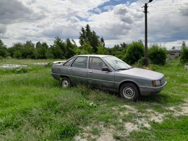 Серый Рено 21, объемом двигателя 1.7 л и пробегом 1 тыс. км за 450 $, фото 1 на Automoto.ua