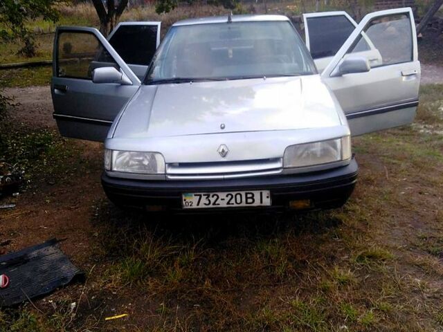 Серый Рено 21, объемом двигателя 1.7 л и пробегом 0 тыс. км за 700 $, фото 1 на Automoto.ua