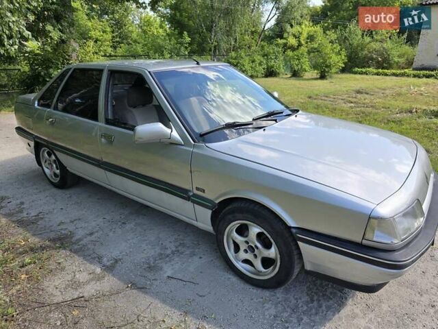 Серый Рено 21, объемом двигателя 1.7 л и пробегом 300 тыс. км за 900 $, фото 1 на Automoto.ua