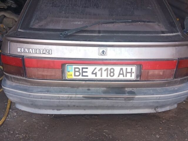 Сірий Рено 21, об'ємом двигуна 0 л та пробігом 386 тис. км за 474 $, фото 1 на Automoto.ua