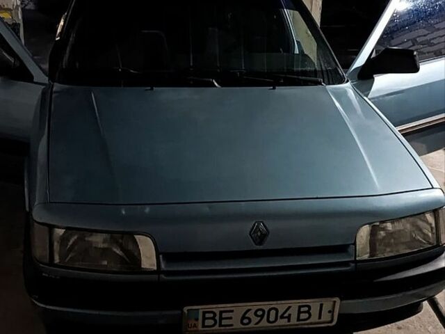 Синий Рено 21, объемом двигателя 1.7 л и пробегом 313 тыс. км за 1100 $, фото 1 на Automoto.ua