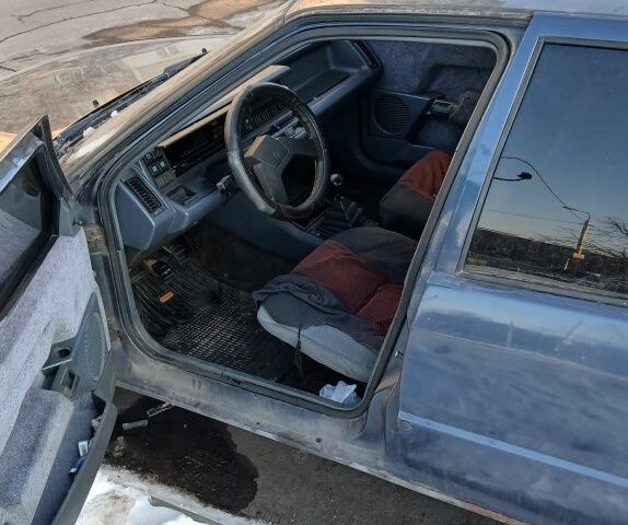 Синій Рено 21, об'ємом двигуна 2 л та пробігом 500 тис. км за 1000 $, фото 1 на Automoto.ua