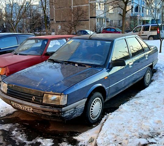 Синий Рено 21, объемом двигателя 2 л и пробегом 500 тыс. км за 1000 $, фото 1 на Automoto.ua
