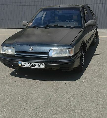 Синий Рено 21, объемом двигателя 1.8 л и пробегом 30 тыс. км за 1000 $, фото 1 на Automoto.ua