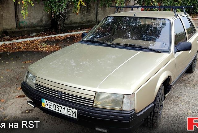 Бежевый Рено 25, объемом двигателя 2 л и пробегом 350 тыс. км за 1400 $, фото 1 на Automoto.ua