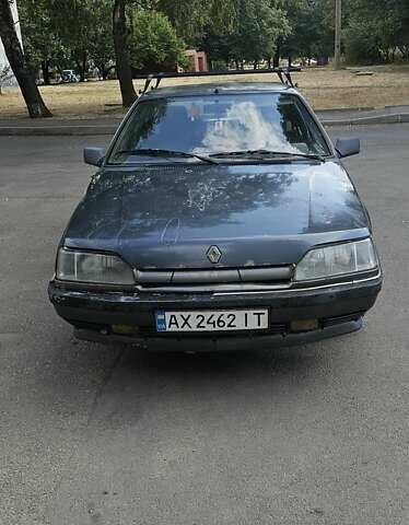 Серый Рено 25, объемом двигателя 2 л и пробегом 300 тыс. км за 650 $, фото 1 на Automoto.ua