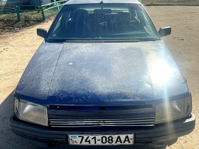Синий Рено 25, объемом двигателя 2 л и пробегом 122 тыс. км за 810 $, фото 1 на Automoto.ua