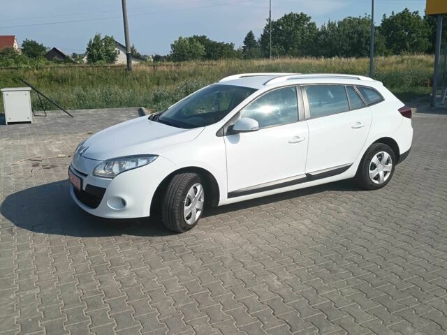 Белый Рено 30, объемом двигателя 0 л и пробегом 232 тыс. км за 7209 $, фото 1 на Automoto.ua