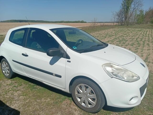 Білий Рено 4, об'ємом двигуна 1.1 л та пробігом 158 тис. км за 4003 $, фото 1 на Automoto.ua