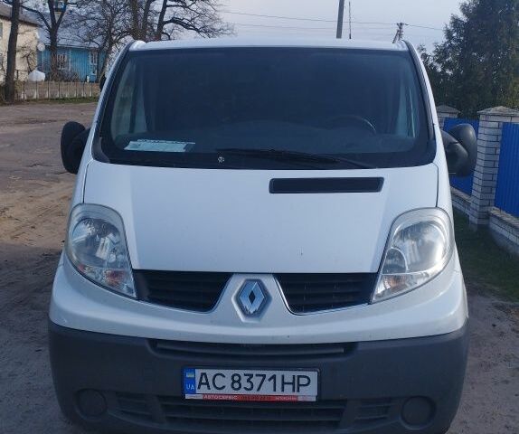 Белый Рено 4, объемом двигателя 2 л и пробегом 218 тыс. км за 12000 $, фото 1 на Automoto.ua