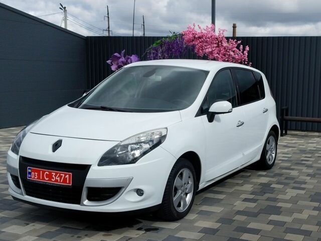 Белый Рено 4, объемом двигателя 2 л и пробегом 215 тыс. км за 6700 $, фото 1 на Automoto.ua