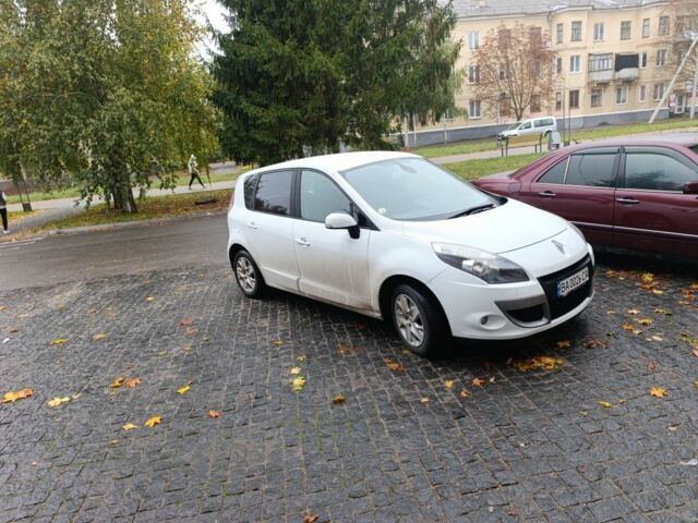 Белый Рено 4, объемом двигателя 1.5 л и пробегом 180 тыс. км за 6897 $, фото 1 на Automoto.ua