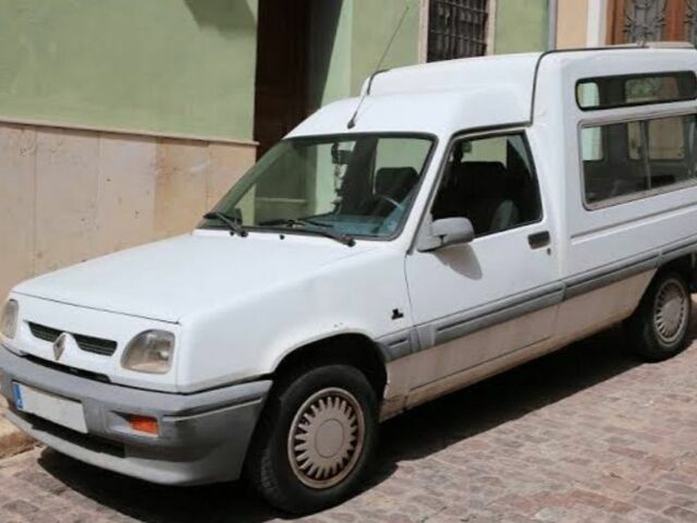 Белый Рено 4, объемом двигателя 0 л и пробегом 150 тыс. км за 802 $, фото 1 на Automoto.ua