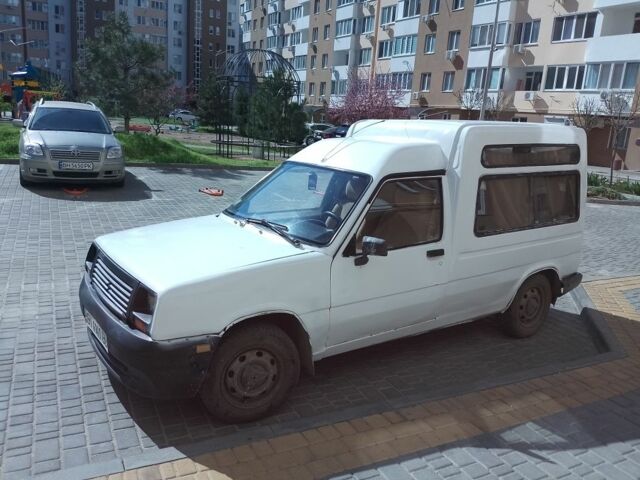 Білий Рено 4, об'ємом двигуна 0 л та пробігом 150 тис. км за 1000 $, фото 1 на Automoto.ua