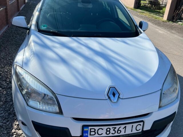 Білий Рено 4, об'ємом двигуна 0 л та пробігом 390 тис. км за 5300 $, фото 1 на Automoto.ua