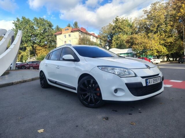 Белый Рено 4, объемом двигателя 1.5 л и пробегом 240 тыс. км за 6500 $, фото 1 на Automoto.ua