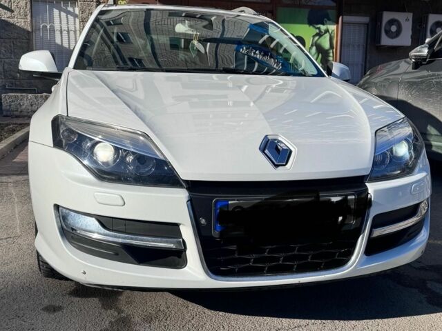 Білий Рено 4, об'ємом двигуна 1.5 л та пробігом 250 тис. км за 9000 $, фото 1 на Automoto.ua