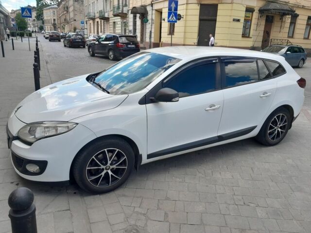 Белый Рено 4, объемом двигателя 0 л и пробегом 325 тыс. км за 7200 $, фото 1 на Automoto.ua