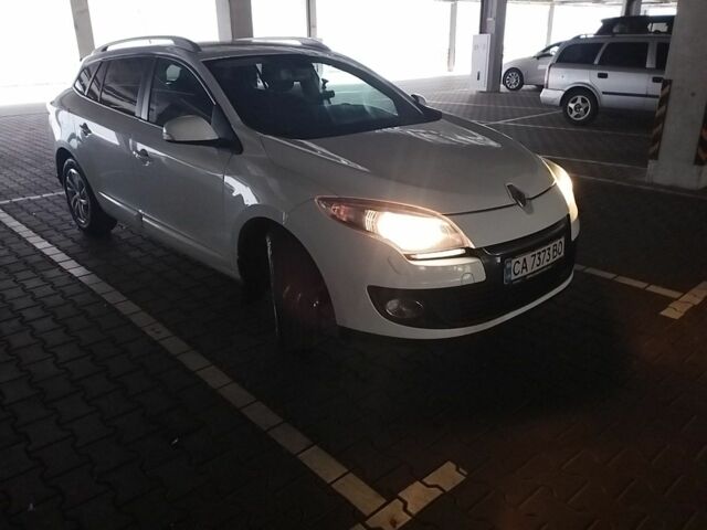 Білий Рено 4, об'ємом двигуна 1.5 л та пробігом 300 тис. км за 7100 $, фото 1 на Automoto.ua