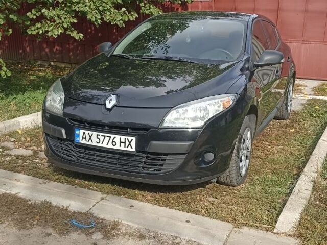 Рено 4 2011 у Харкові на Automoto.ua Чорний Рено 4, об'ємом двигуна 0 л та пробігом 290 тис. км за 5200 $, фото 1 на Automoto.ua