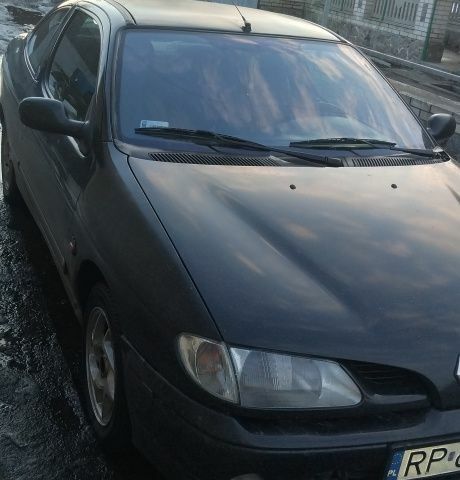 Черный Рено 4, объемом двигателя 0 л и пробегом 320 тыс. км за 1000 $, фото 1 на Automoto.ua