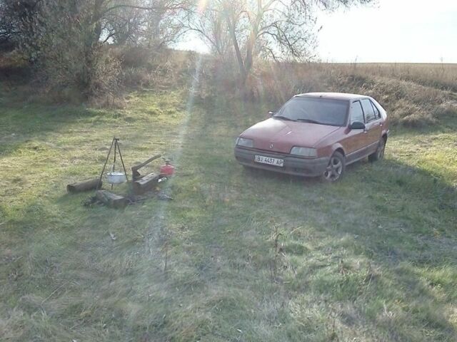 Красный Рено 4, объемом двигателя 0 л и пробегом 130 тыс. км за 500 $, фото 1 на Automoto.ua