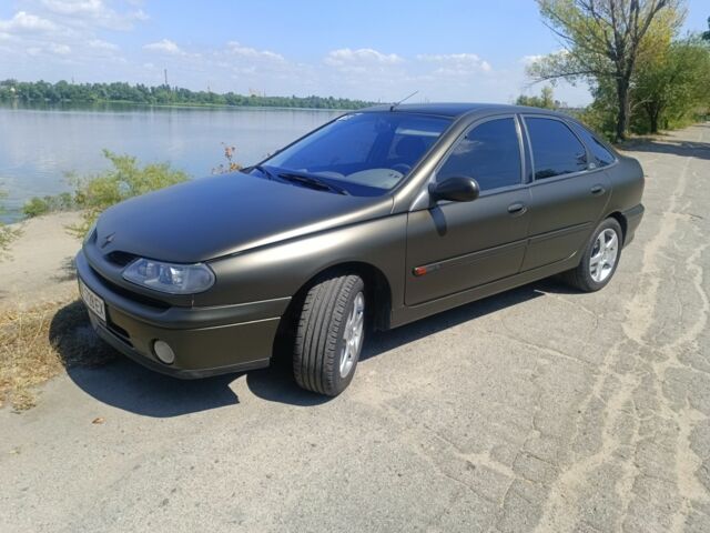 Сірий Рено 4, об'ємом двигуна 1.6 л та пробігом 230 тис. км за 3500 $, фото 1 на Automoto.ua
