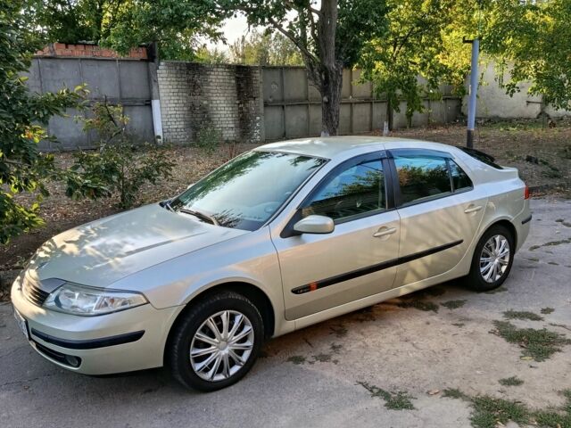 Рено 4 2003 в Николаеве на Automoto.ua Серый Рено 4, объемом двигателя 1.8 л и пробегом 270 тыс. км за 5000 $, фото 1 на Automoto.ua