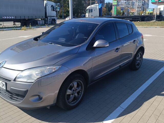 Серый Рено 4, объемом двигателя 1.5 л и пробегом 280 тыс. км за 7100 $, фото 1 на Automoto.ua