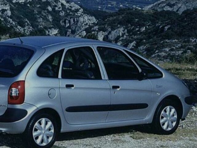 Серый Рено 4, объемом двигателя 0 л и пробегом 300 тыс. км за 3000 $, фото 1 на Automoto.ua