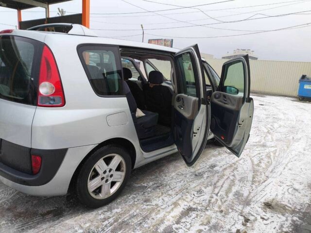 Серый Рено 4, объемом двигателя 2.2 л и пробегом 235 тыс. км за 2401 $, фото 1 на Automoto.ua