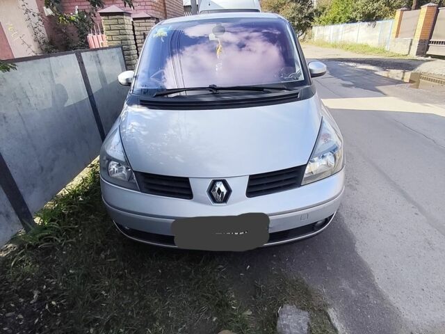 Рено 4 2005 в Виннице на Automoto.ua Серый Рено 4, объемом двигателя 2 л и пробегом 265 тыс. км за 5050 $, фото 1 на Automoto.ua