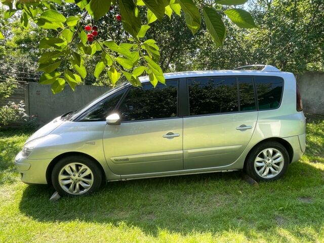 Сірий Рено 4, об'ємом двигуна 2 л та пробігом 230 тис. км за 7500 $, фото 1 на Automoto.ua